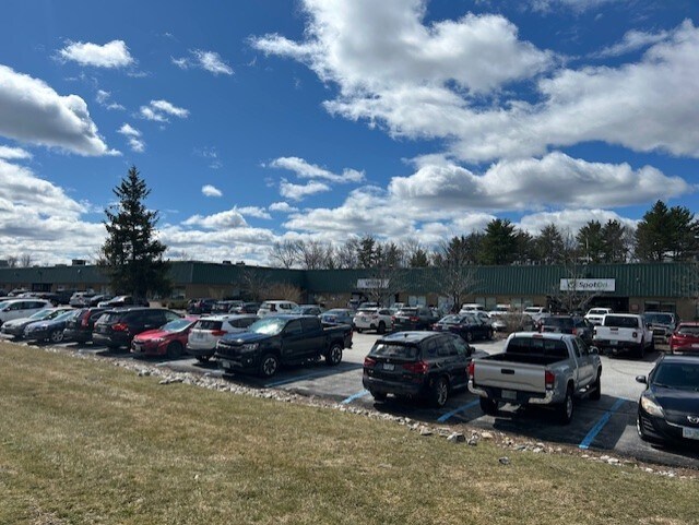 More Photos Of 7 Perimeter Rd, Manchester Light Manufacturing For Lease