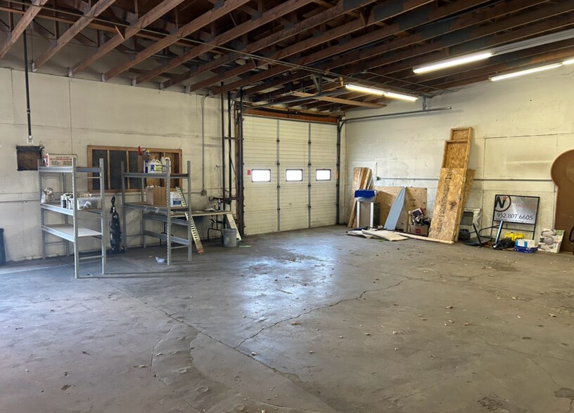 More Photos Of 701 1st St, Farmington Warehouse For Lease