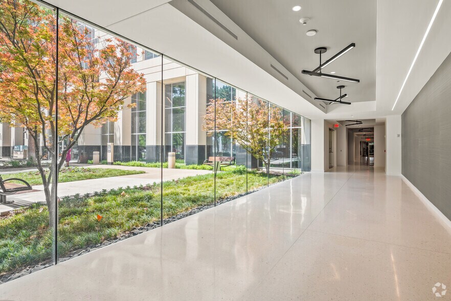 More Photos Of 14241 Dallas Pky, Dallas Office For Lease