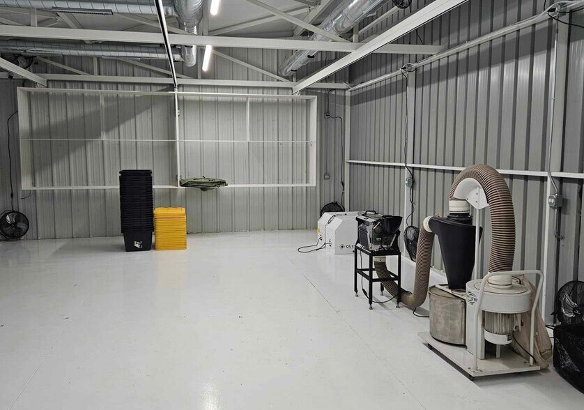 More Photos Of 609 Indian Rd, Seiling Auto Repair For Sale