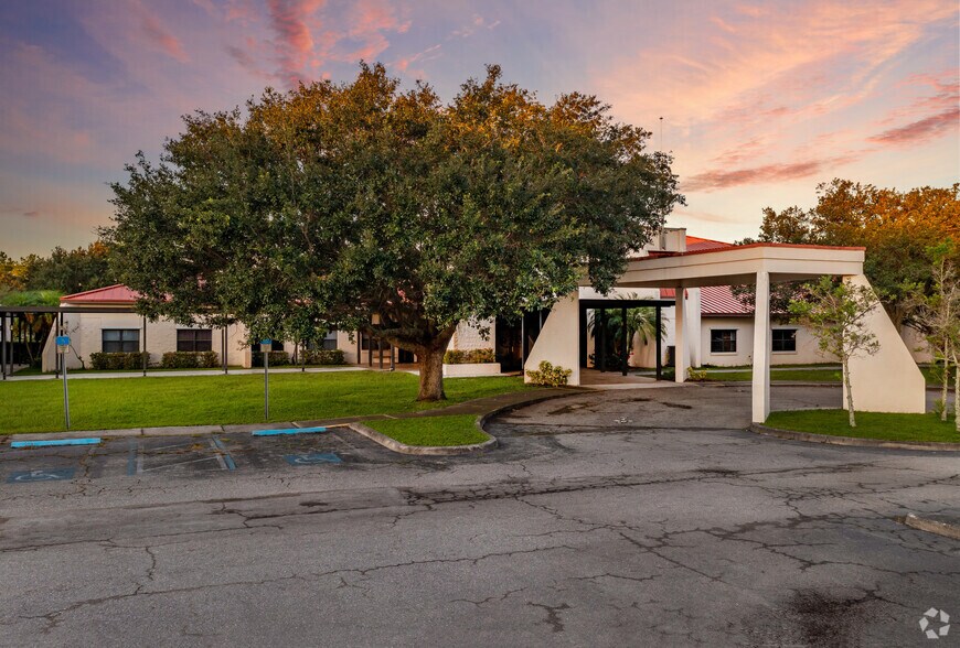 More Photos Of 2049 N Honore Ave, Sarasota Office Residential For Sale