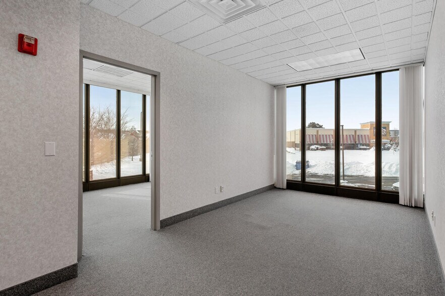 More Photos Of 2627 E Beltline Ave SE, Grand Rapids Medical For Lease