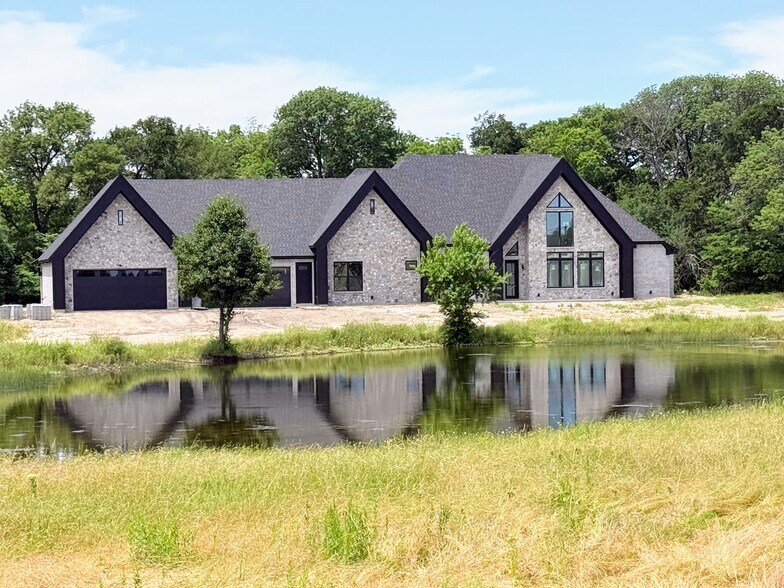 More Photos Of , Celina Unknown For Sale