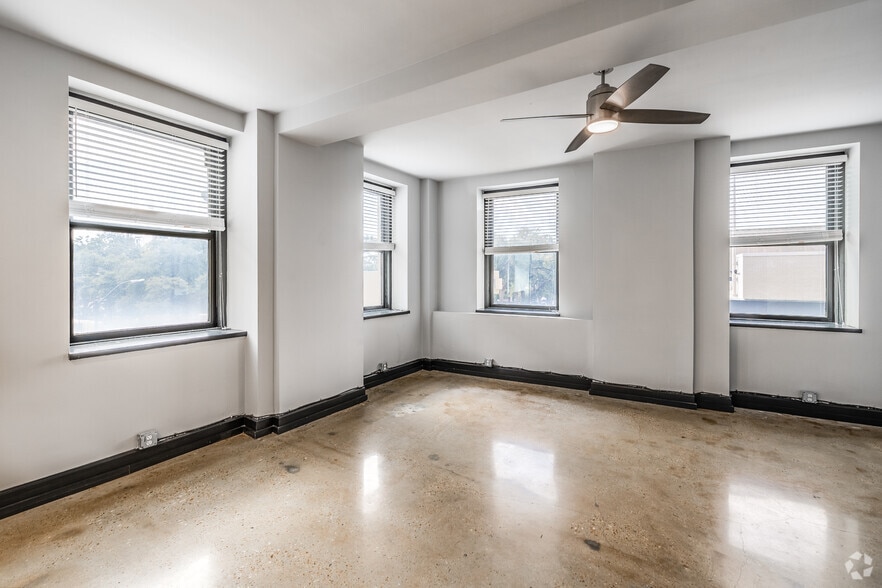 More Photos Of , Mobile Unknown For Sale