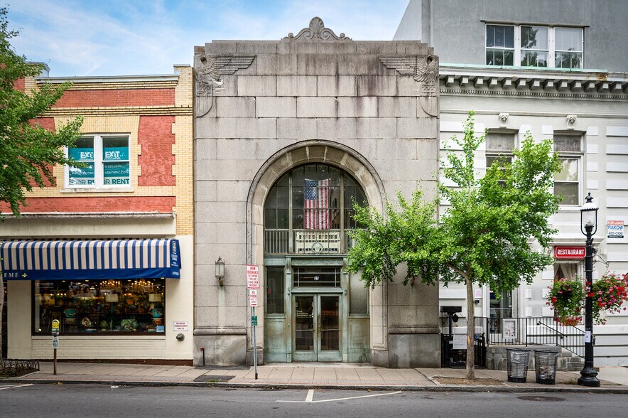 More Photos Of 25 N Broadway, Tarrytown Office For Lease