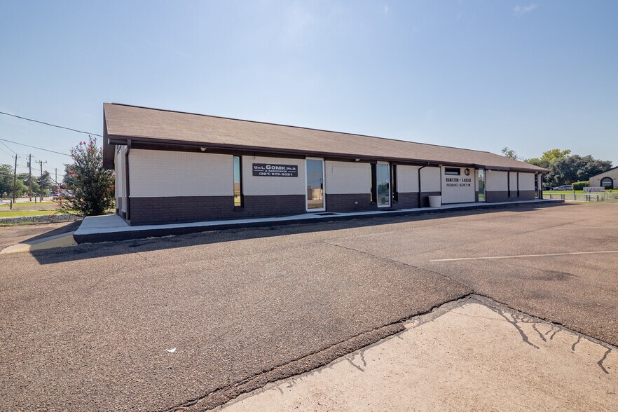 More Photos Of 1001 E Airline Rd, Victoria Office For Sale