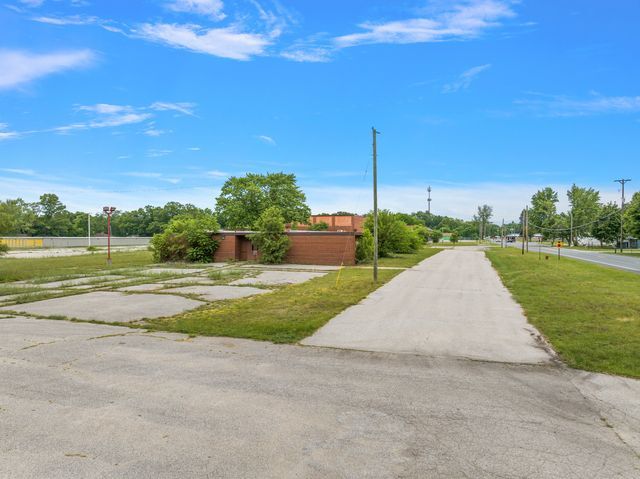 More Photos Of 2389 E Laketon Ave, Muskegon Flex For Sale