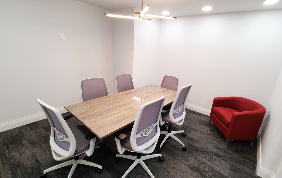 More Photos Of 92 Centrepointe Dr, Ottawa Office For Lease