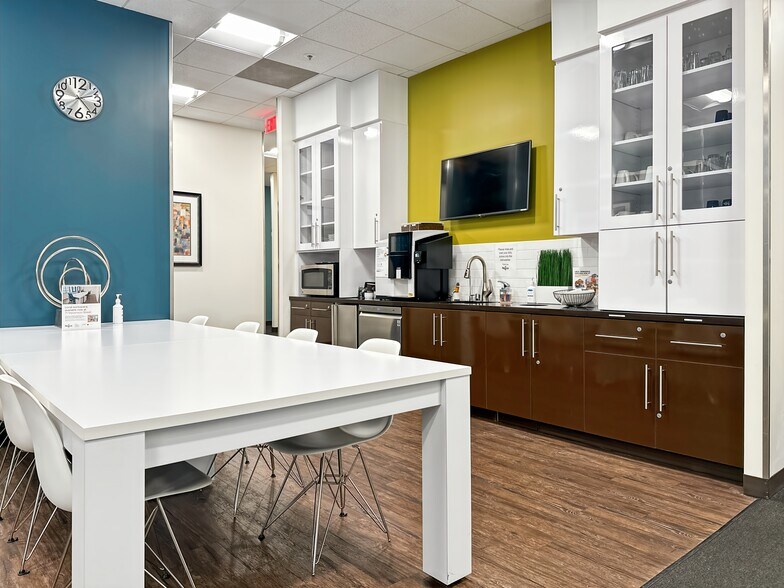 More Photos Of 7250 Redwood Blvd, Novato Coworking Space