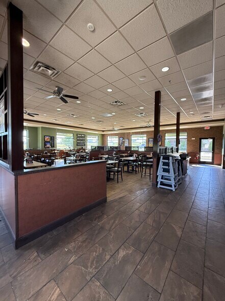 More Photos Of 4104 W Interstate 40, Amarillo Freestanding For Lease