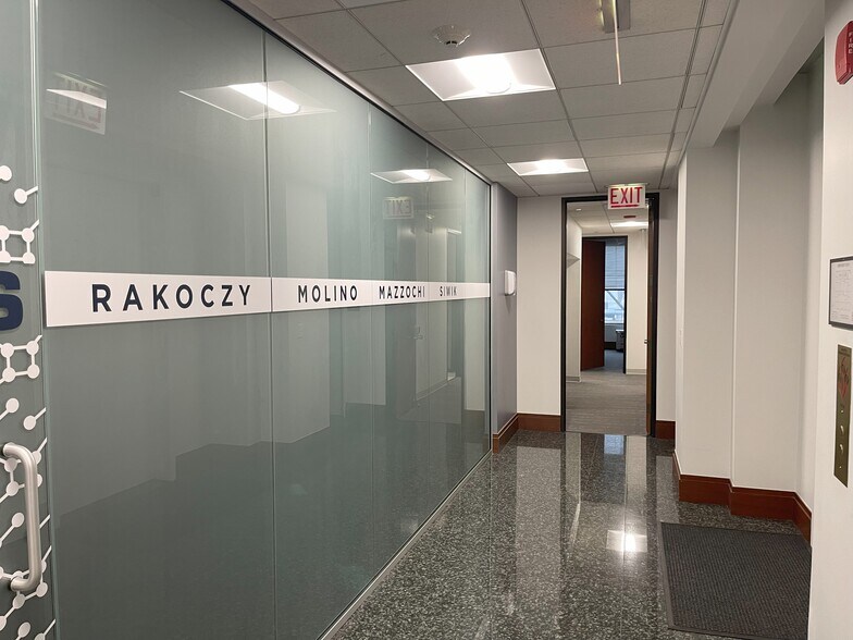 More Photos Of 6 W Hubbard St, Chicago Office For Lease