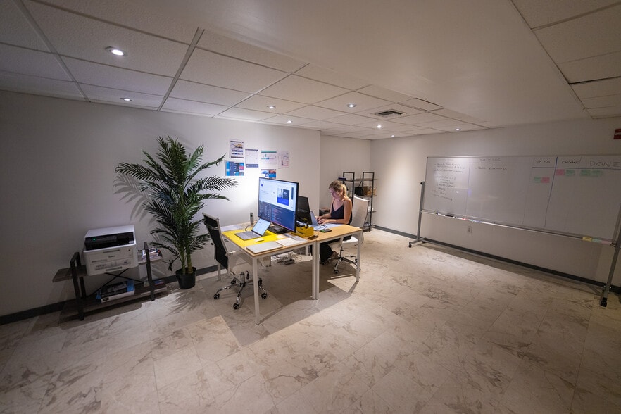 More Photos Of 13499 Biscayne Blvd, Miami Apartments For Sale