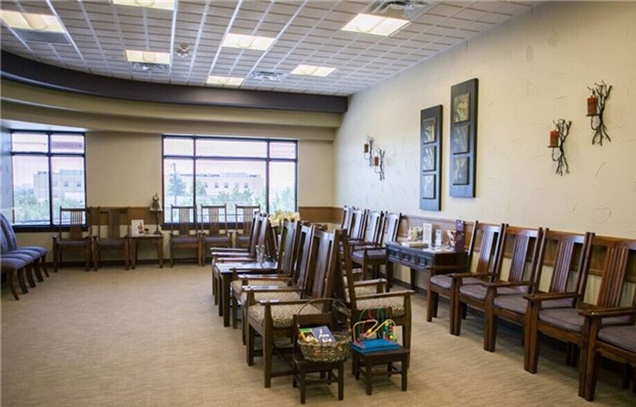 More Photos Of 16040 Park Valley Dr, Round Rock Medical For Lease