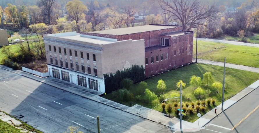 Primary Photo Of 5961 14th St, Detroit General Retail For Sale