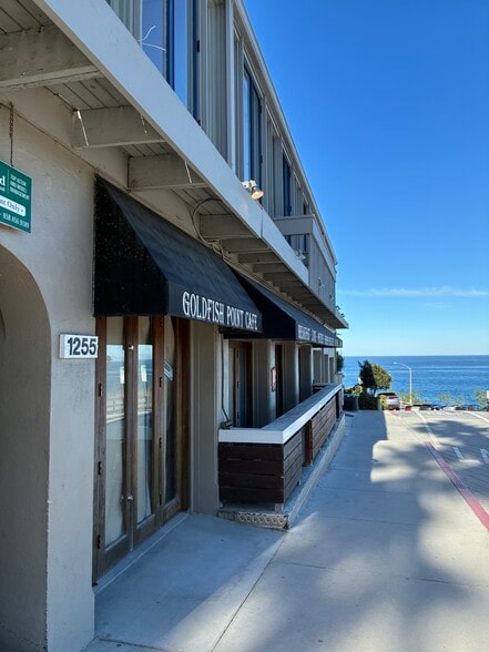 More Photos Of 1255 Coast Blvd, La Jolla Storefront Retail Office For Lease