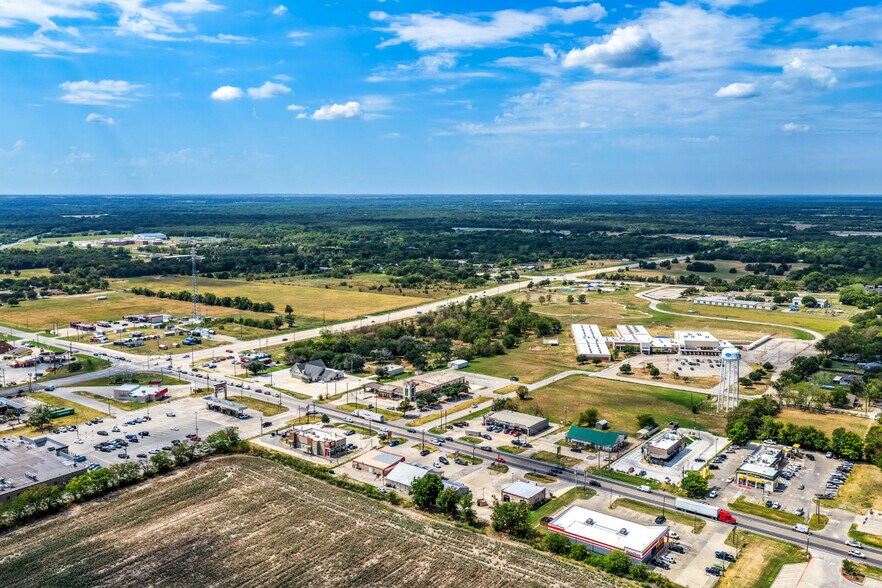 More Photos Of 8883-8885 State Highway 34 S, Quinlan Office For Lease