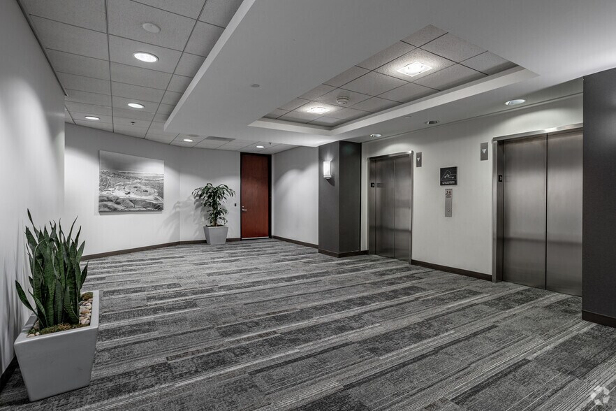 More Photos Of 15707 Rockfield Blvd, Irvine Office For Lease