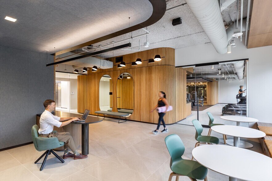 More Photos Of 5404 Wisconsin Ave, Chevy Chase Office For Lease