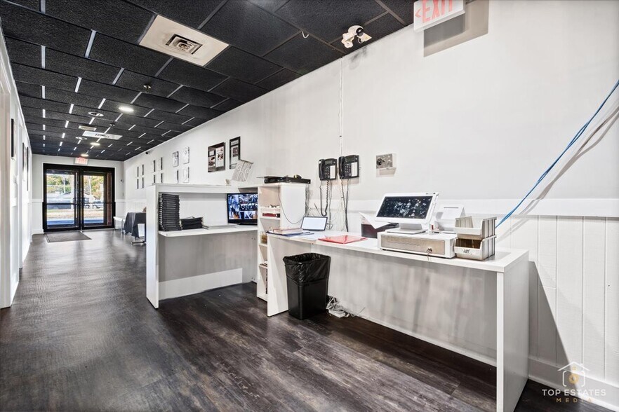 More Photos Of 320 N 2nd St, St Charles Restaurant For Sale