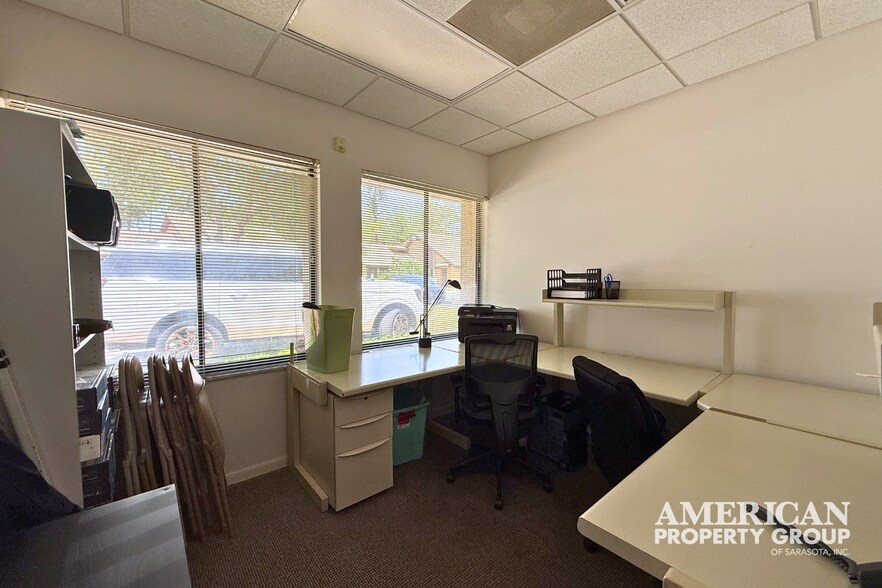 More Photos Of 7085 S Tamiami Trl, Sarasota Office For Sale