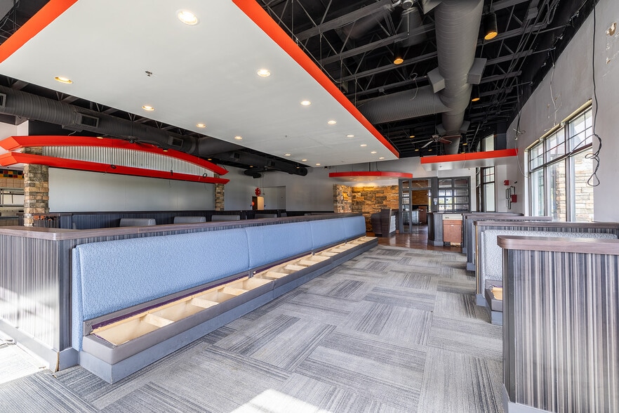 More Photos Of 13070 City Station Dr, Jacksonville Restaurant For Sale