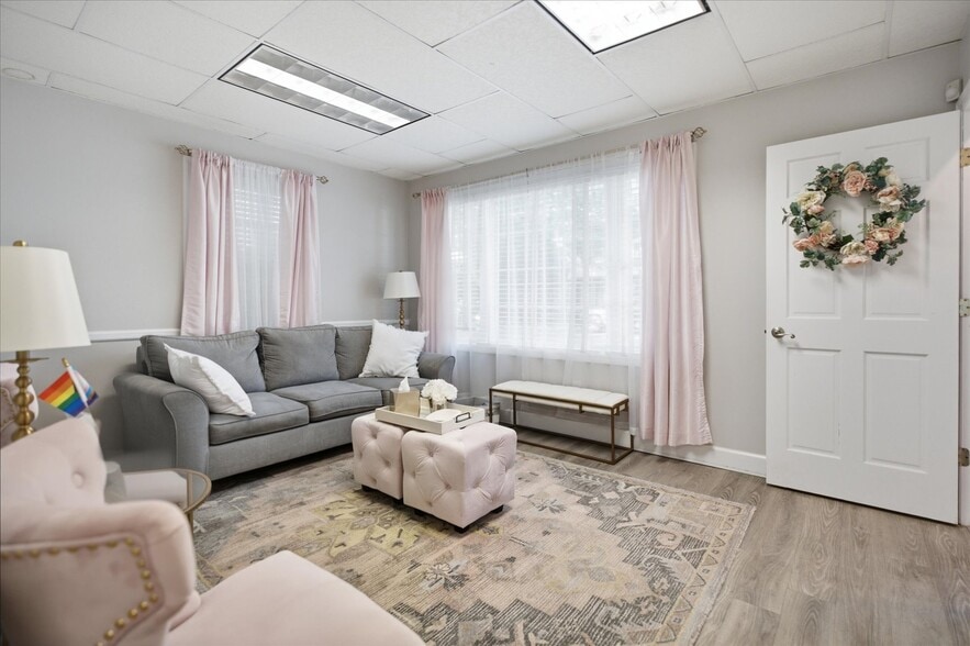 More Photos Of 33 Candee Ave, Sayville Medical For Lease