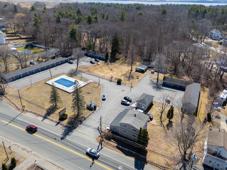 More Photos Of 82 Beach Rd, Salisbury Hospitality For Sale