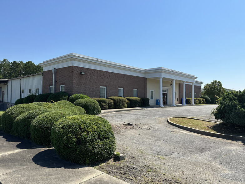 Primary Photo Of 165 Garrett Way NW, Milledgeville Light Manufacturing For Sale