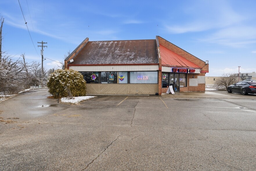 More Photos Of 9124 Plainfield Rd, Cincinnati Freestanding For Sale