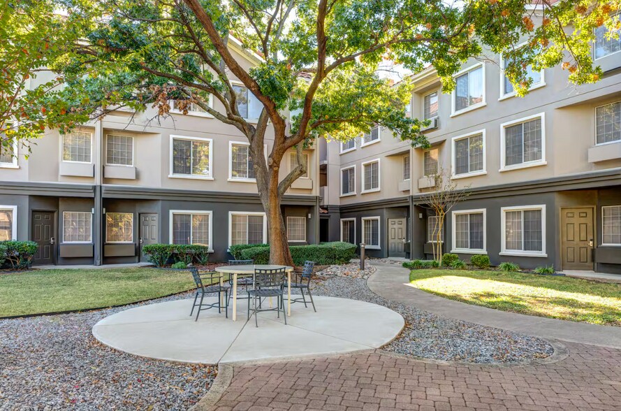 More Photos Of 4850 W John Carpenter Fwy, Irving Hotel For Sale