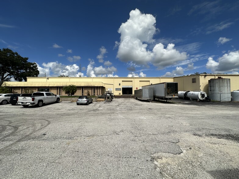 Primary Photo Of 1075 N Ronald Reagan Blvd, Longwood Warehouse For Lease