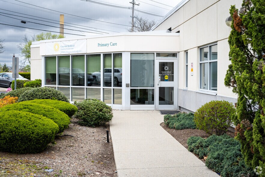 More Photos Of 1500 Pontiac Ave, Cranston Medical For Sale