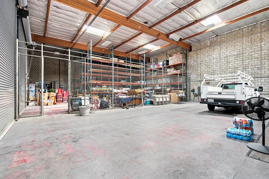 More Photos Of 125 W Maple Ave, Monrovia Service For Sale