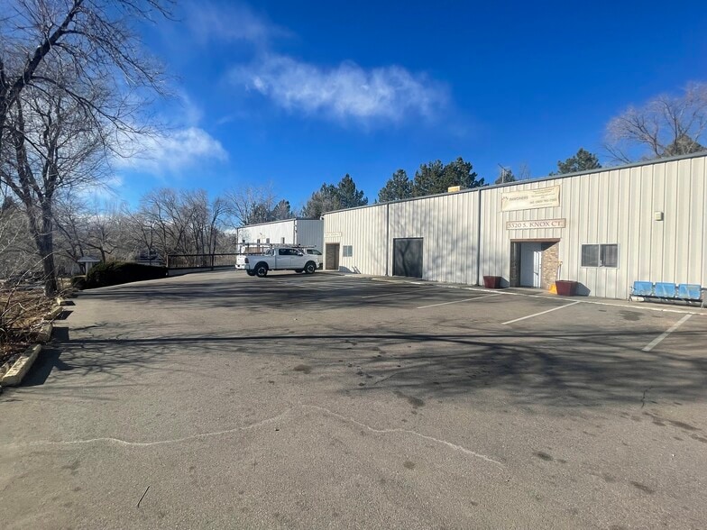 More Photos Of 3310-3320 S Knox Ct, Englewood Research And Development For Lease