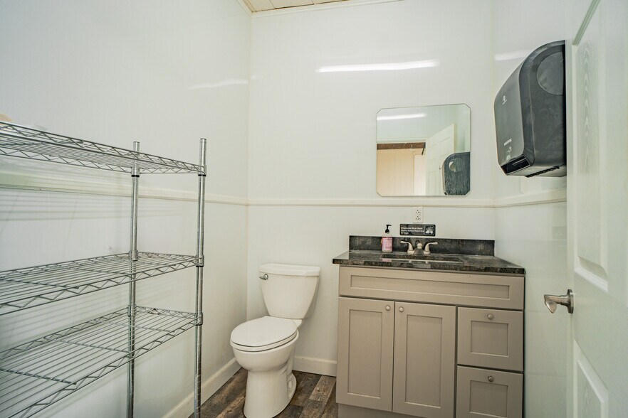 More Photos Of 419 W Kearney St, Springfield Freestanding For Sale
