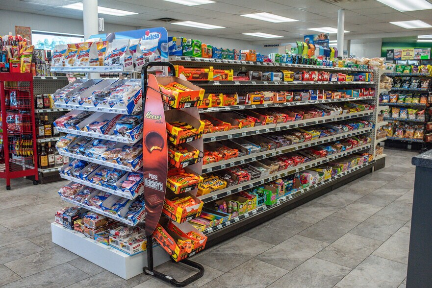 More Photos Of 22732 US-53 Hwy, Ettrick General Retail For Sale