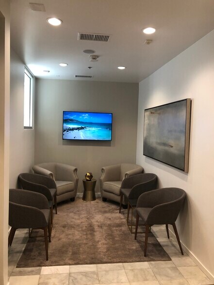More Photos Of 450 S Beverly Dr, Beverly Hills Office For Lease