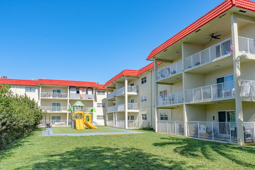 More Photos Of 5971 NW 17th Pl, Sunrise Apartments For Sale