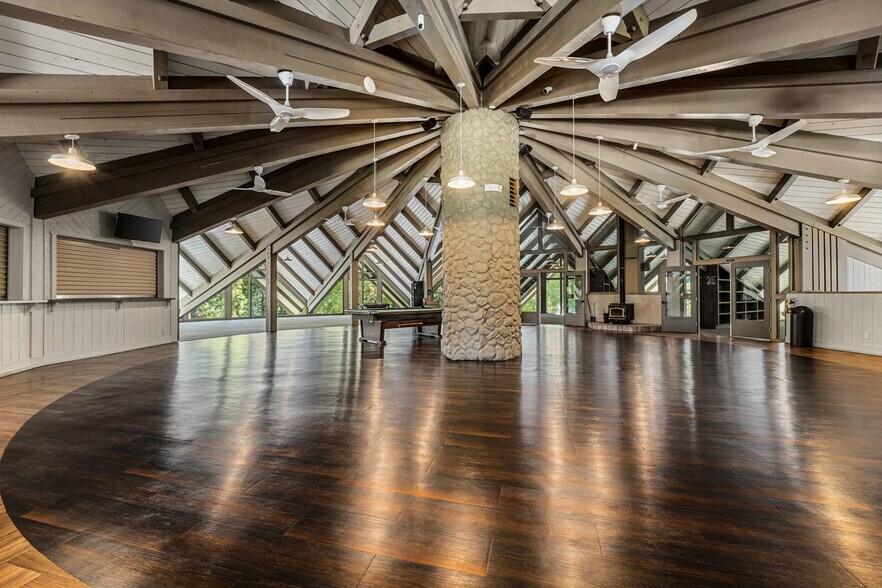 More Photos Of 26409 State Highway CA-189, Twin Peaks Specialty For Sale