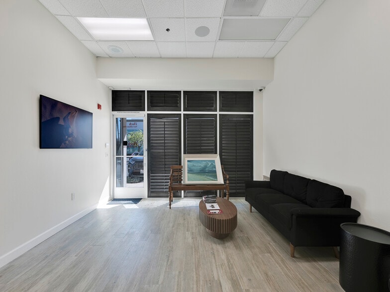 More Photos Of 1211 Flynn Rd, Camarillo Warehouse For Sale