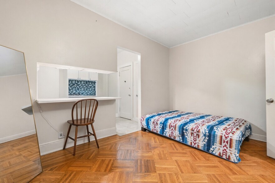 More Photos Of 1840 21st Dr, Astoria Apartments For Sale