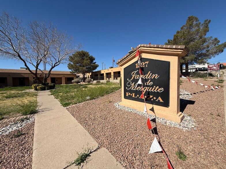 Primary Photo Of 1527 Brown St, El Paso Unknown For Lease