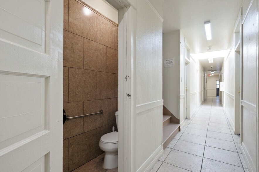 More Photos Of 709 S Centre St, San Pedro Storefront Retail Residential For Sale