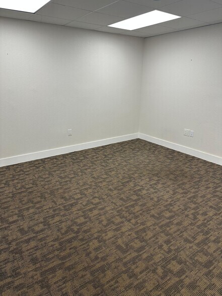 More Photos Of 1157-1161 NW 159th Dr, Miami Warehouse For Lease