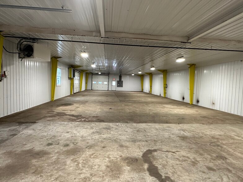 More Photos Of 885 Wickham Ave, Mattituck Warehouse For Lease