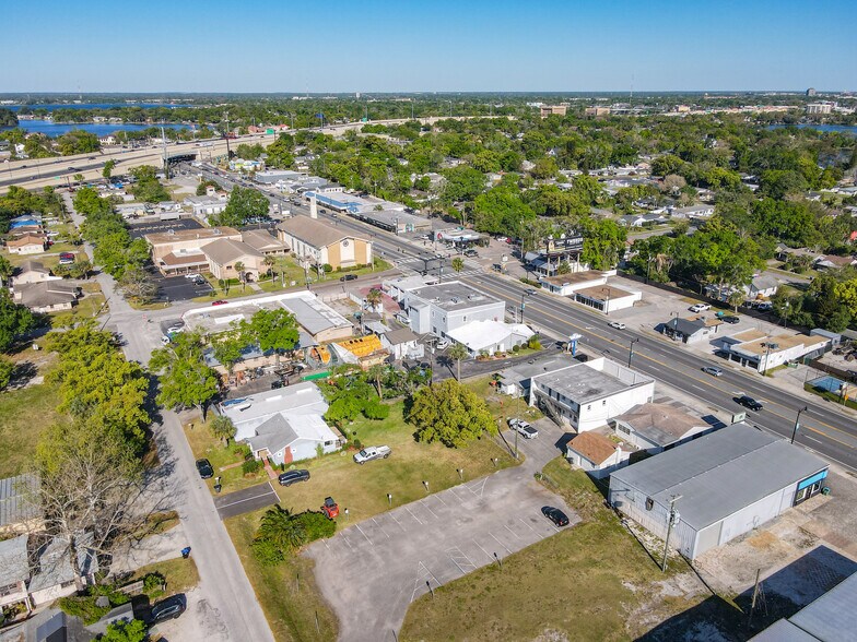 More Photos Of 1976 W Fairbanks Ave, Winter Park General Retail For Sale