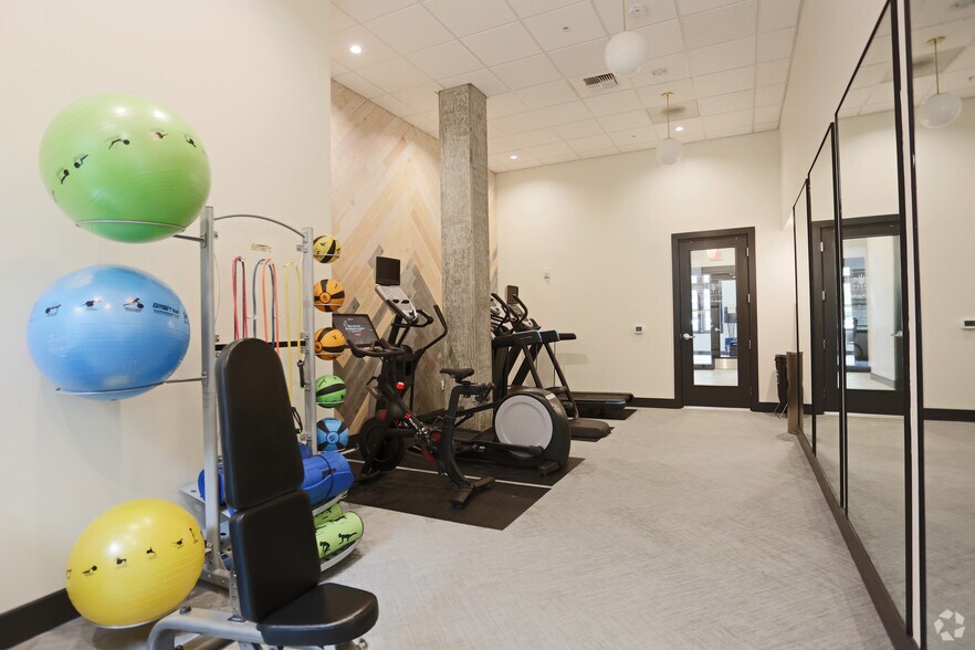 More Photos Of 1650 NW 23rd Ave, Portland Apartments For Lease