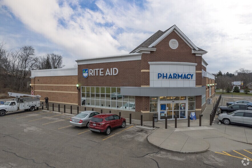 More Photos Of 45 East Ave, Tallmadge Drugstore For Sale