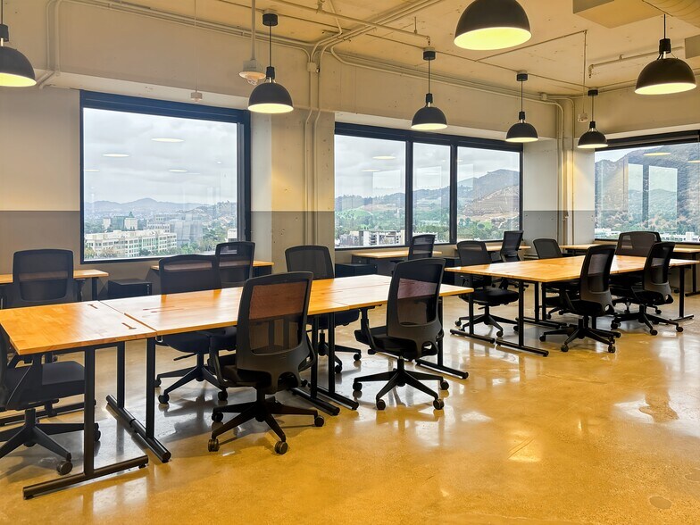 More Photos Of 3900 W Alameda Ave, Burbank Coworking Space