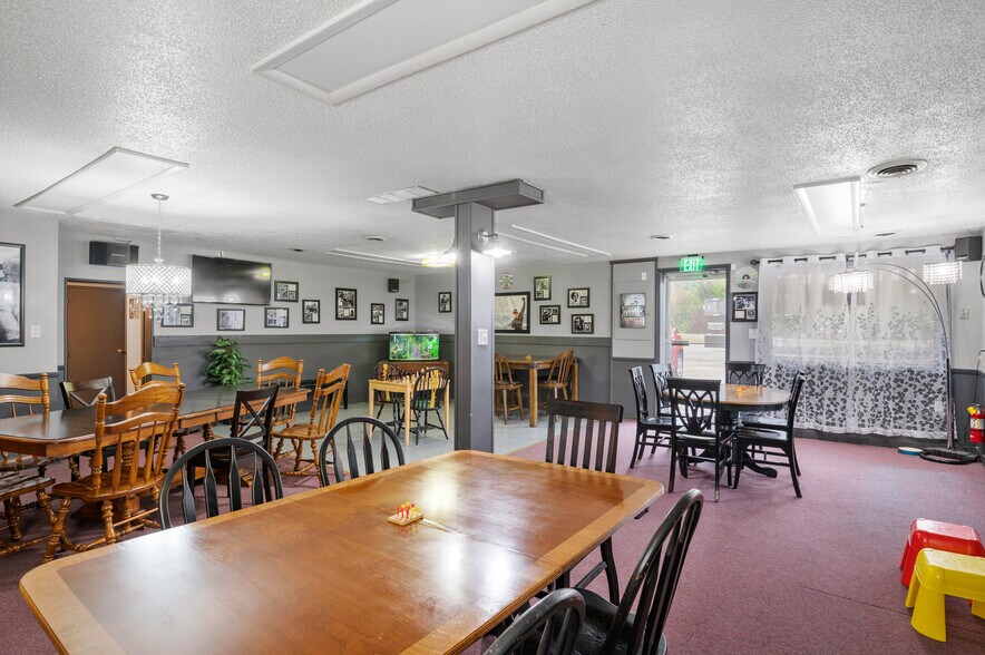 More Photos Of 17001 IN-3, Eaton Bar For Sale